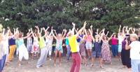 Yoga du rire et Bhajans